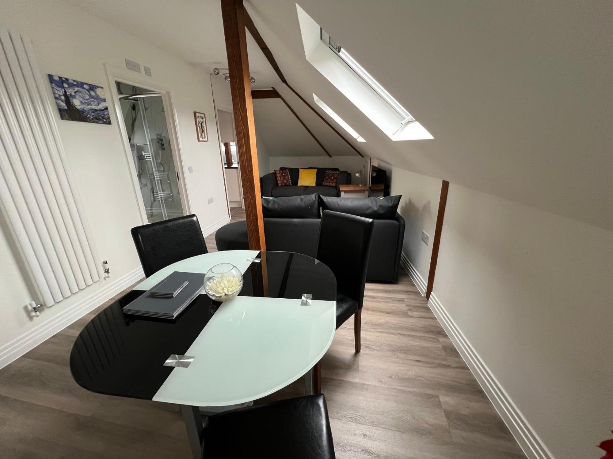 Glastonbury Secret Retreat - 1 Bd Split-Level Apt, Sleeps 3 Zewnętrze zdjęcie